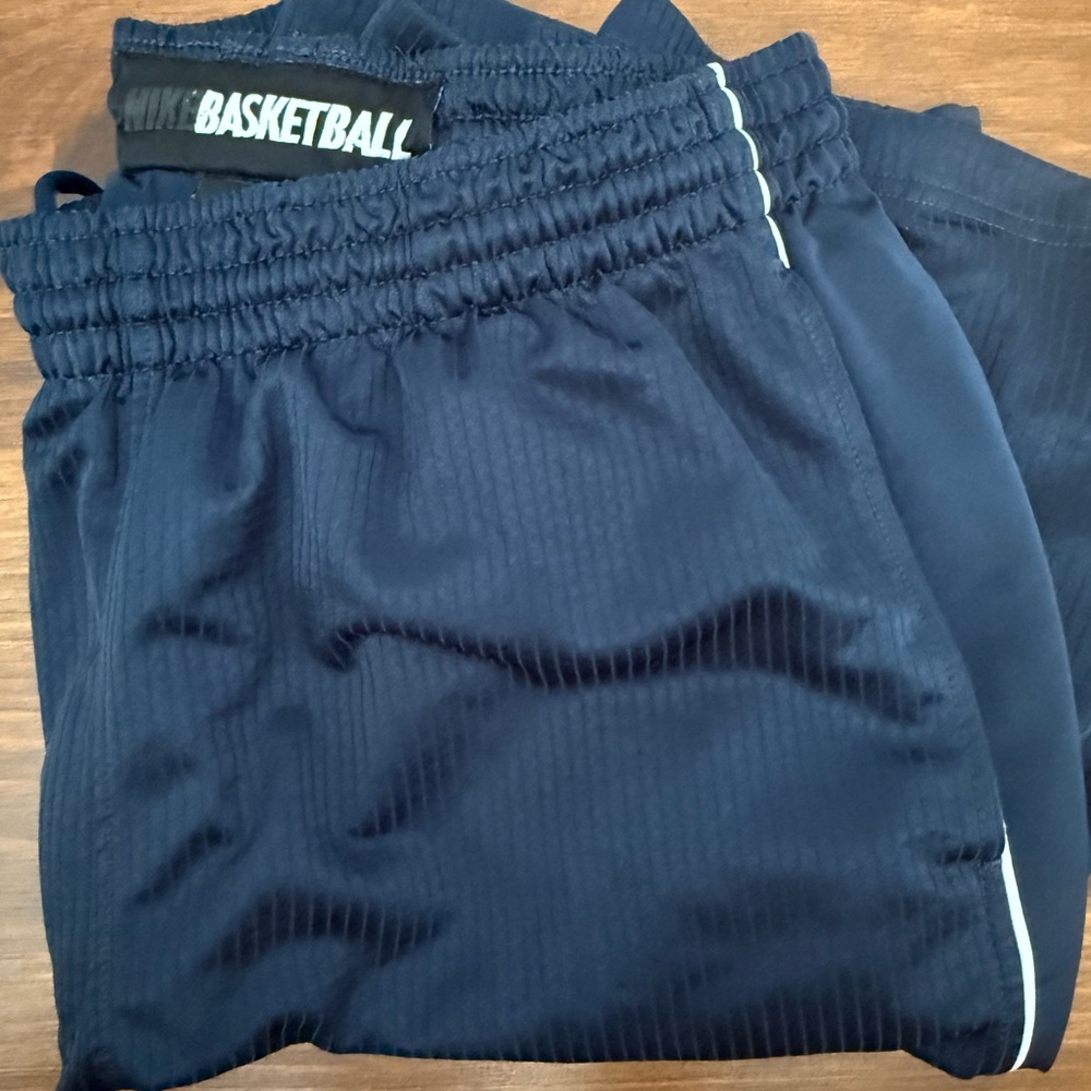 Nike Men’s Navy Blue Basketball Athletic Workout Shorts